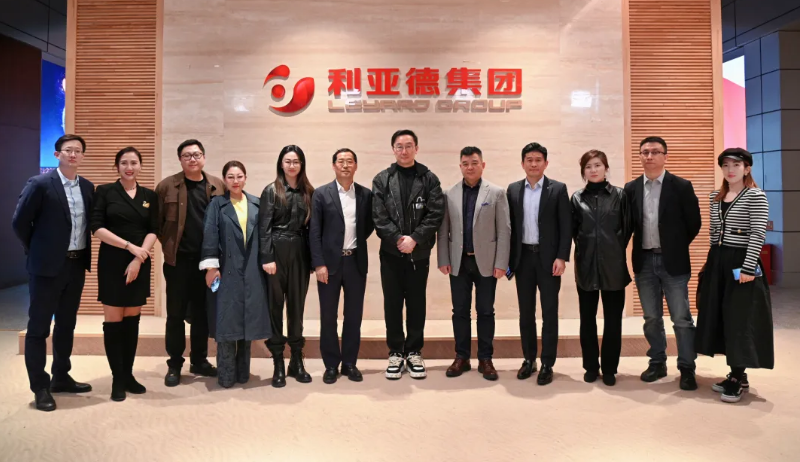 陆川导演到访bevictor伟德官网，，，解锁文化+科技融合新路径